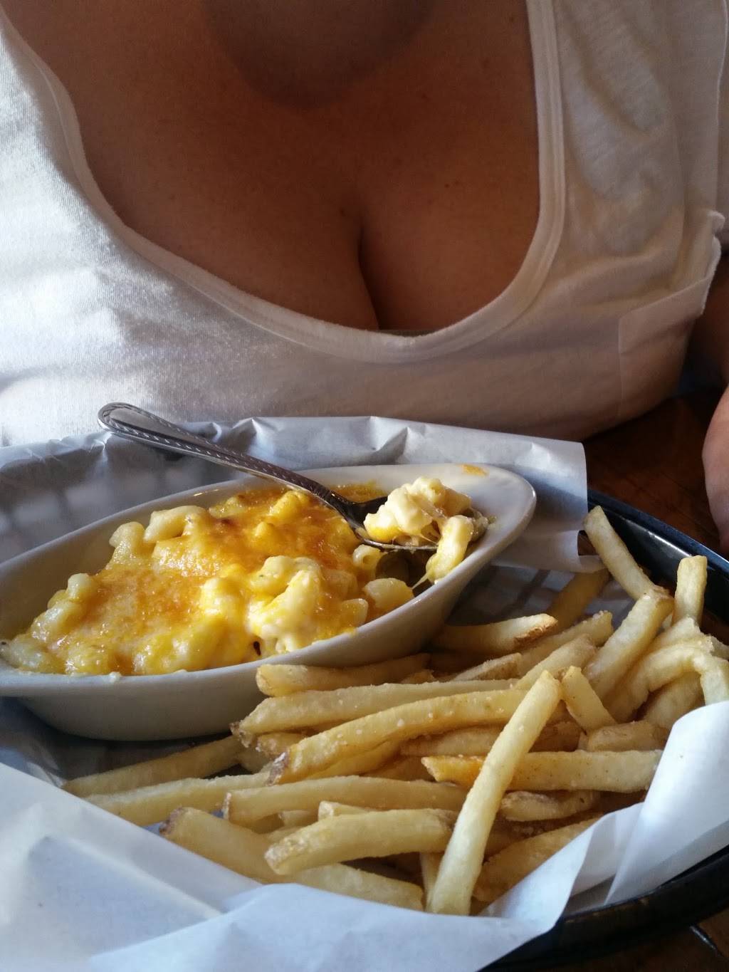 Griffs BBQ & Grill | restaurant | 304 Town Square Rd, Copperopolis, CA 95228, USA | 2097854745 OR +1 209-785-4745