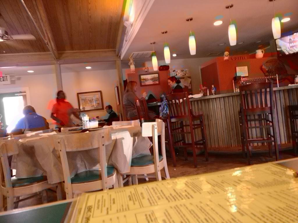 Locals Family Diner | restaurant | 832 N Howe St, Southport, NC 28461, USA | 9104570444 OR +1 910-457-0444