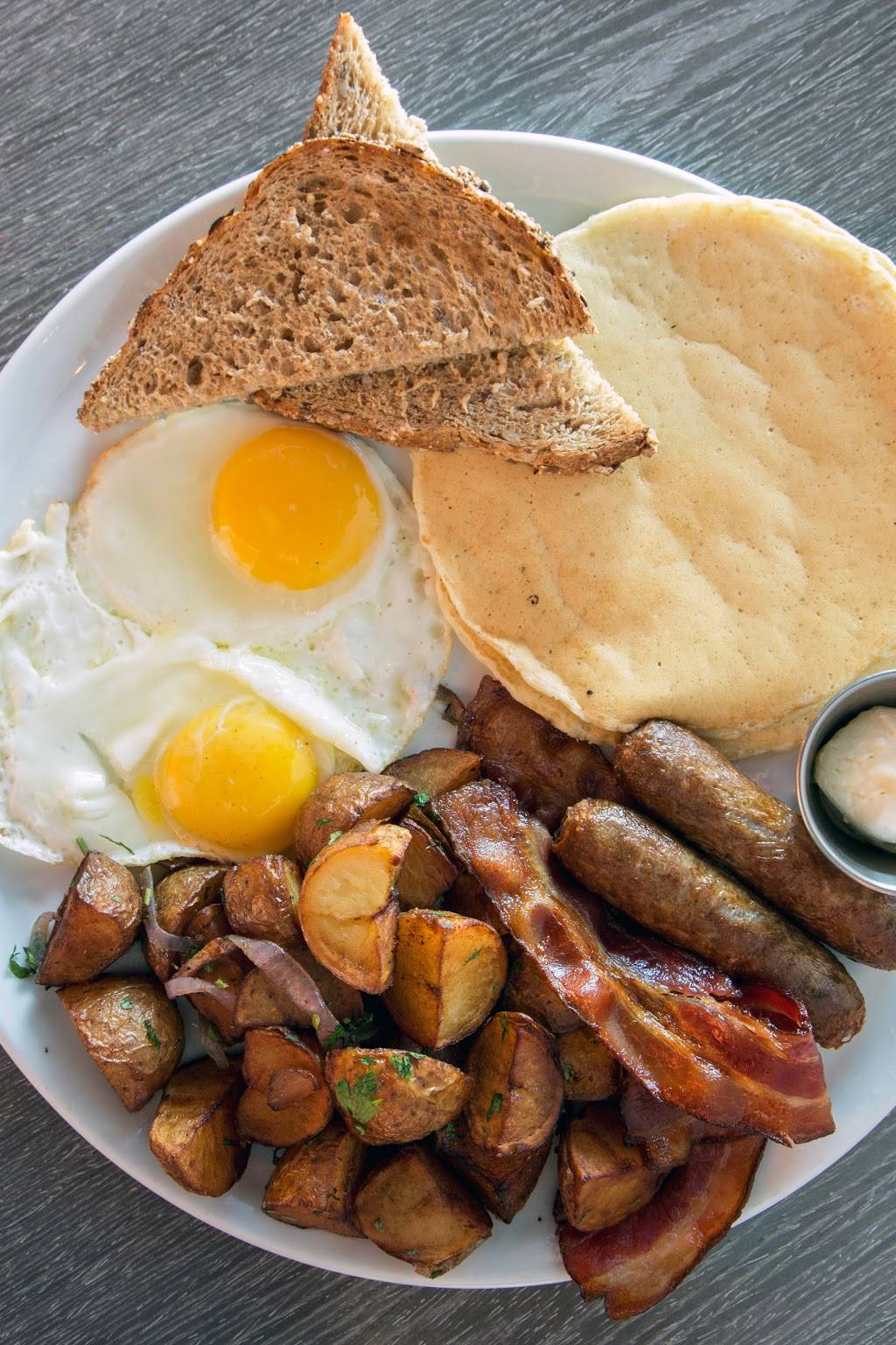 The Continental | night club | 1 Atlantic Ave, Atlantic City, NJ 08401, USA | 6096748300 OR +1 609-674-8300