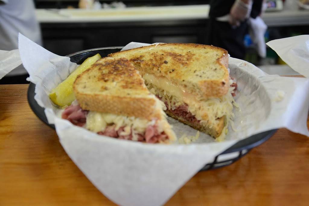 Corned Beef Corner | cafe | 4040 Park St N, St. Petersburg, FL 33709, USA | 7273473921 OR +1 727-347-3921