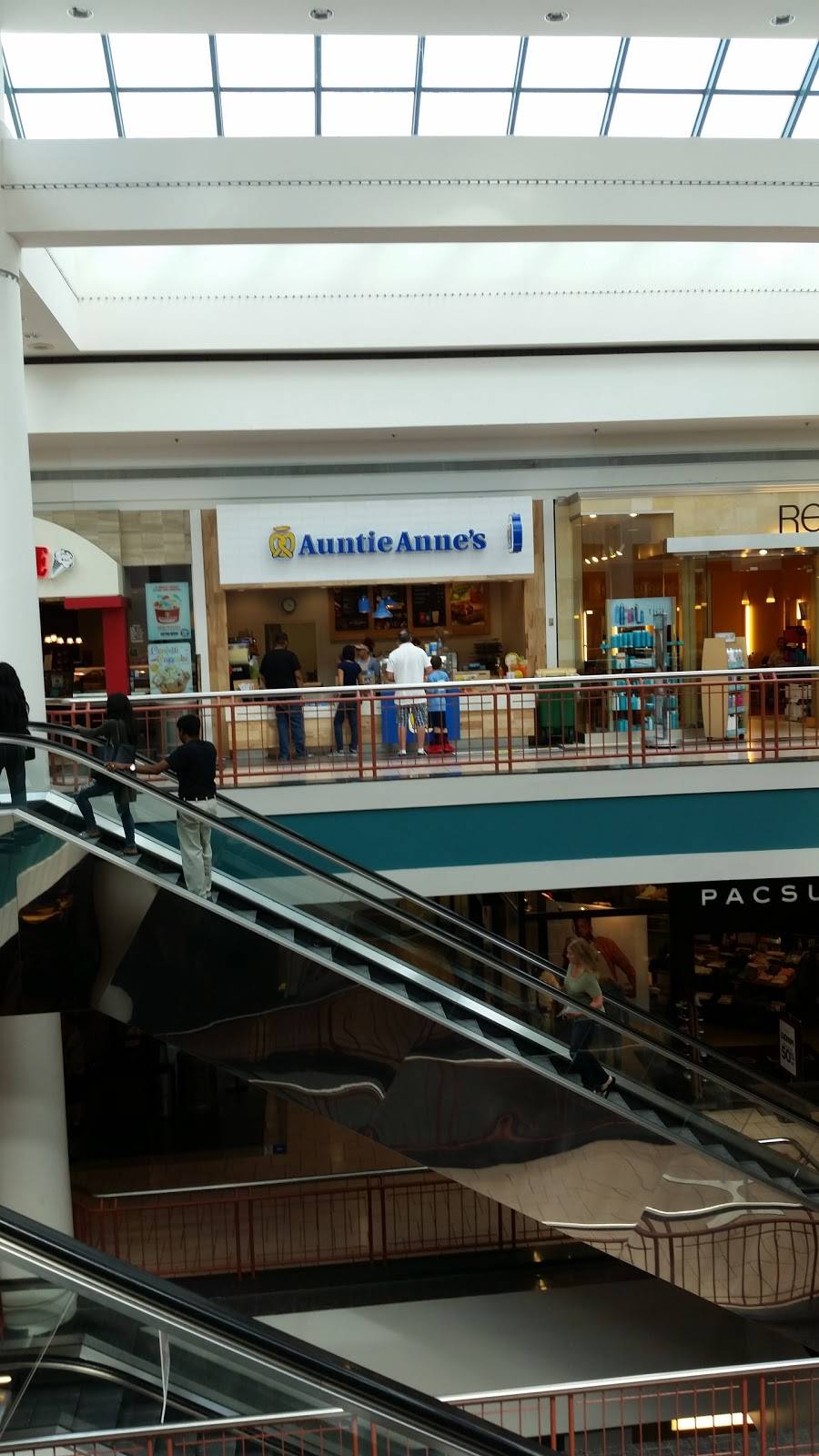 Auntie Annes | restaurant | 9677 Destiny USA Dr, Syracuse, NY 13204, USA | 3154664012 OR +1 315-466-4012