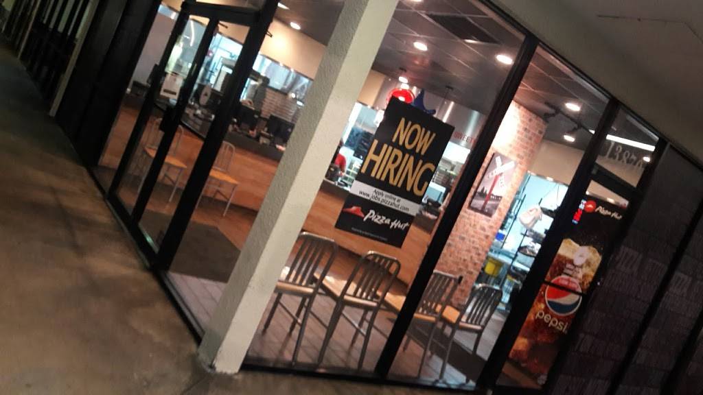 Pizza Hut | meal takeaway | 13870 SW 8th St, Miami, FL 33184, USA | 3055511441 OR +1 305-551-1441