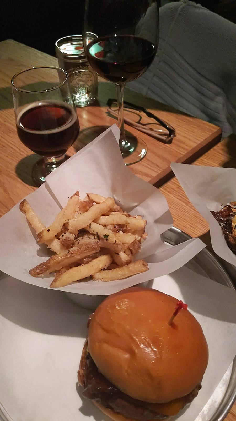 Laurel Tavern Dallas | restaurant | 7439, 1920 Greenville Avenue, Dallas, TX 75206, USA | 4693990613 OR +1 469-399-0613