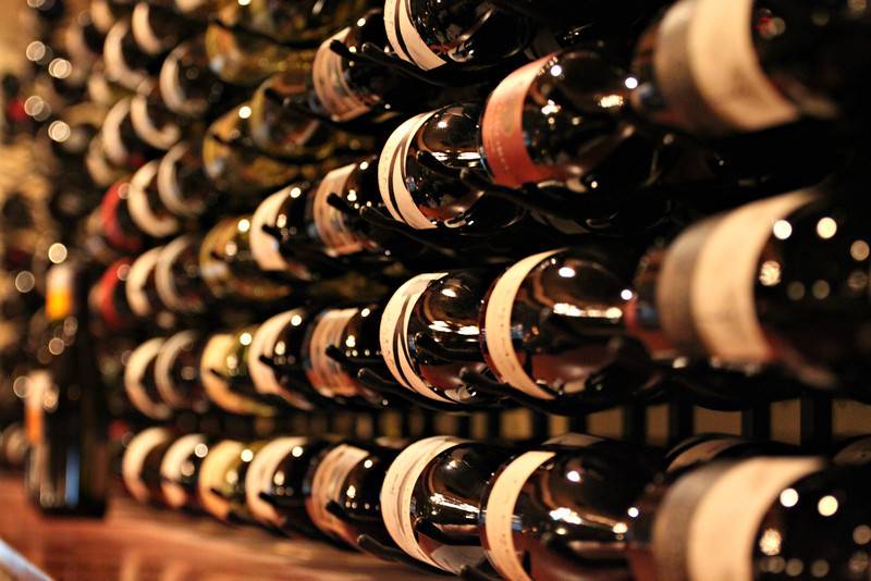 Giannis Steakhouse | restaurant | 635 Lake St E, Wayzata, MN 55391, USA | 9524041100 OR +1 952-404-1100