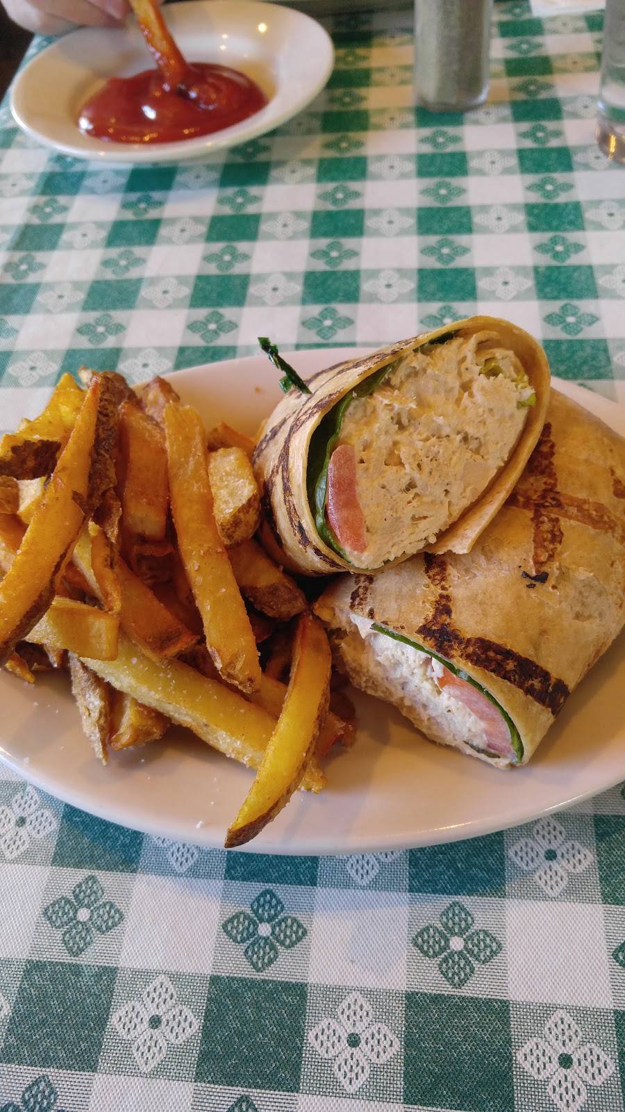 The Cottage Bar & Restaurant | restaurant | 26 Union St, Weymouth, MA 02190, USA | 7818122083 OR +1 781-812-2083