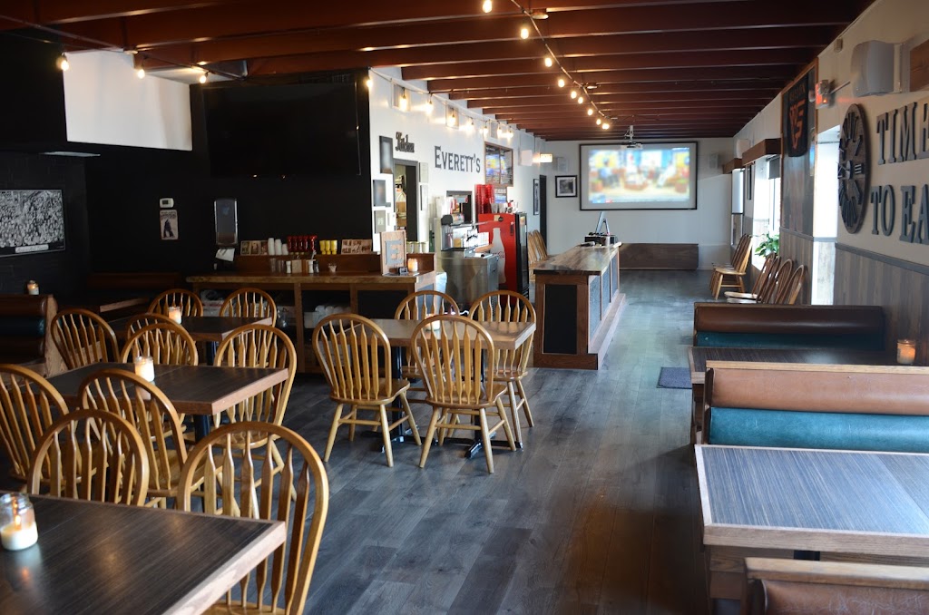 Everett’s | restaurant | 8807 Maple St, Omaha, NE 68134, USA | 4022377820 OR +1 402-237-7820