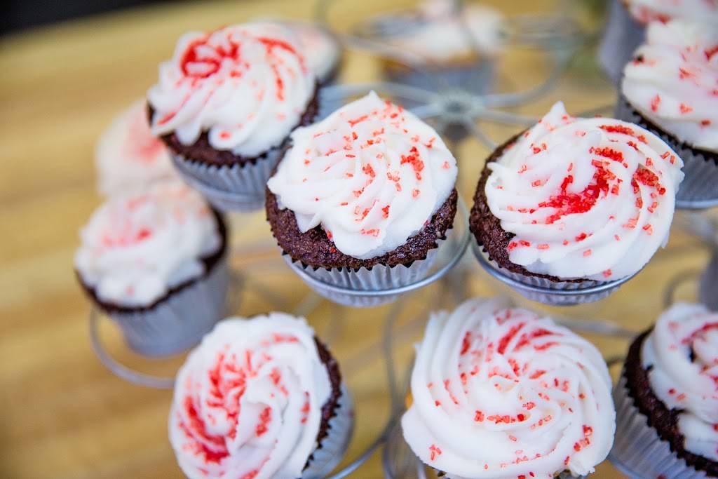 Dubs Burgers | restaurant | 400 S Jefferson St Suite 402, Athens, AL 35611, USA | 2562326135 OR +1 256-232-6135