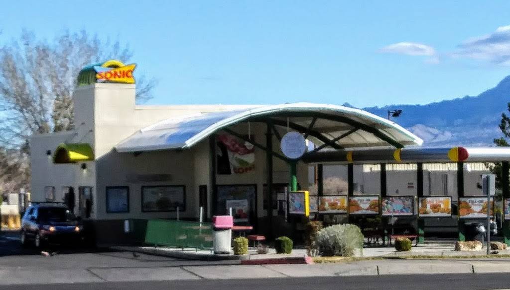 Sonic Drive-In | restaurant | 5121 Gibson Blvd SE, Albuquerque, NM 87108, USA | 5052666778 OR +1 505-266-6778