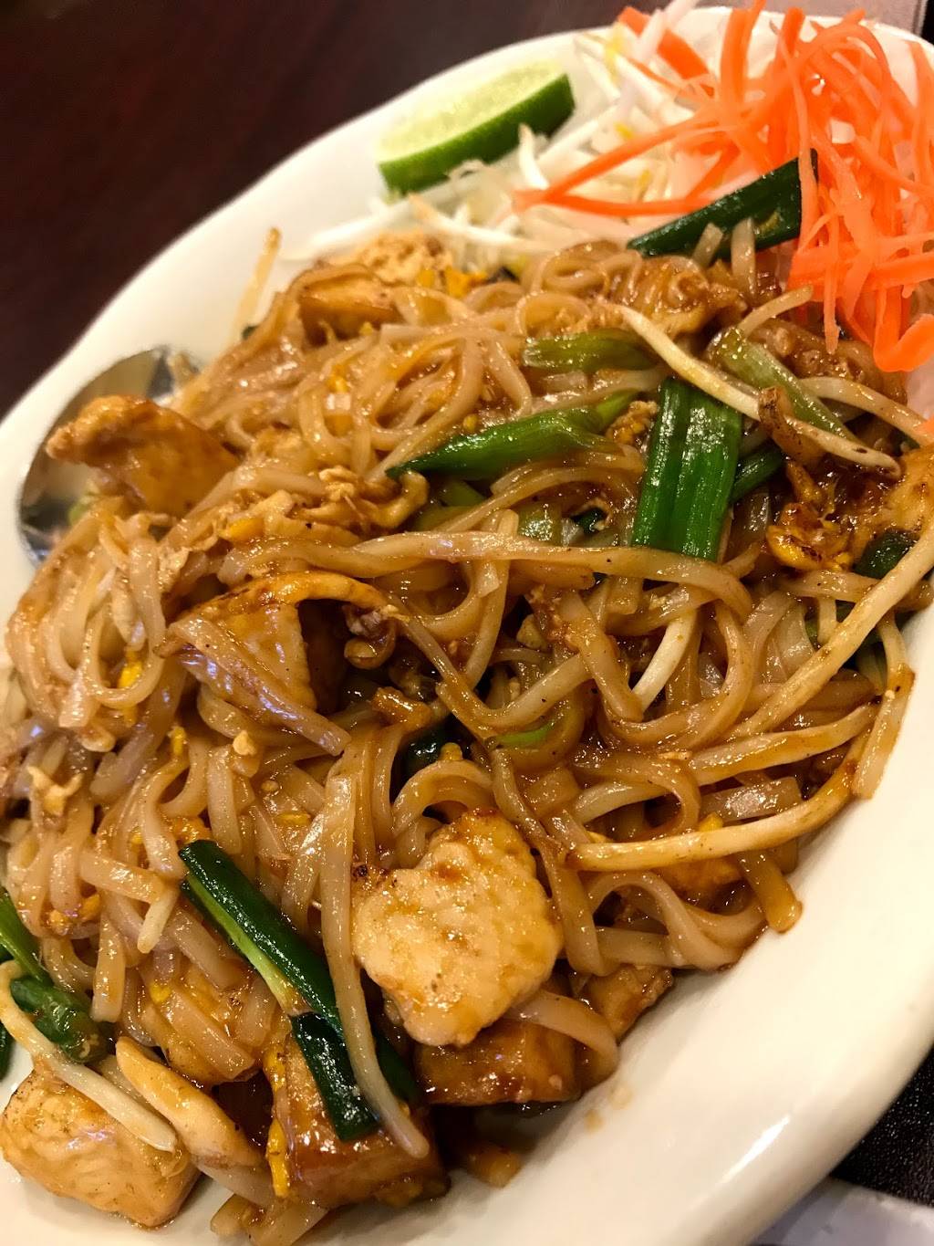Changs Thai Cuisine | restaurant | 3620 N Freeway Blvd suite #310, Sacramento, CA 95834, USA | 9163332978 OR +1 916-333-2978
