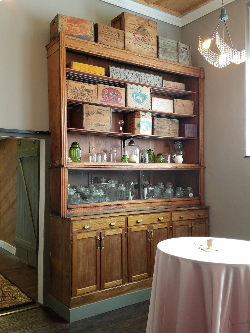 The Holly Vault | restaurant | 202 S Saginaw St, Holly, MI 48442, USA | 2487198332 OR +1 248-719-8332