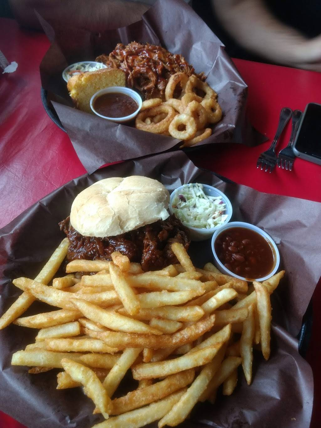 Big Bone BBQ | restaurant | 1 Church St, Georgina, ON L4P 3E9, Canada | 9055352663 OR +1 905-535-2663