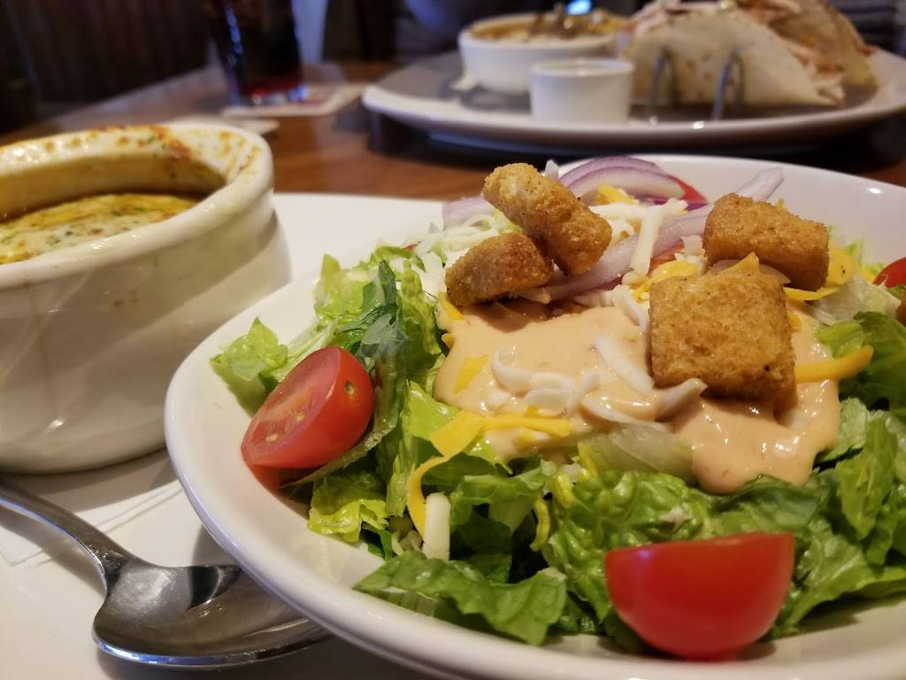 Outback Steakhouse | restaurant | 325 Main St, Holbrook, NY 11741, USA | 6315850404 OR +1 631-585-0404