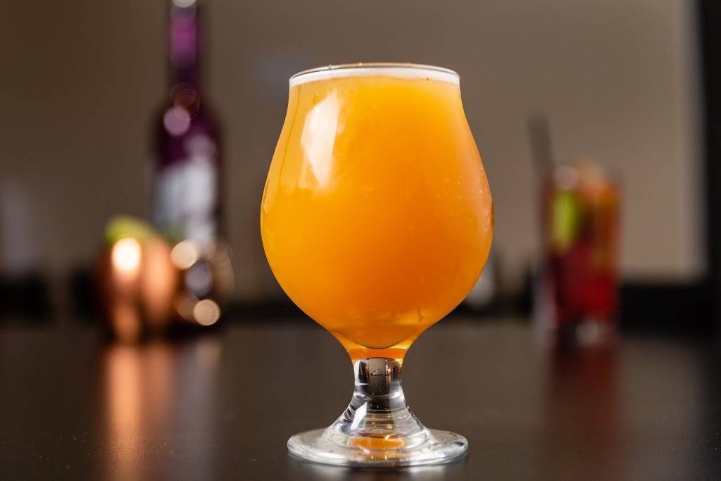 Marinos American Eatery | restaurant | 106 W Point Dr Suites 9-10, Greensburg, PA 15601, USA | 7242165735 OR +1 724-216-5735