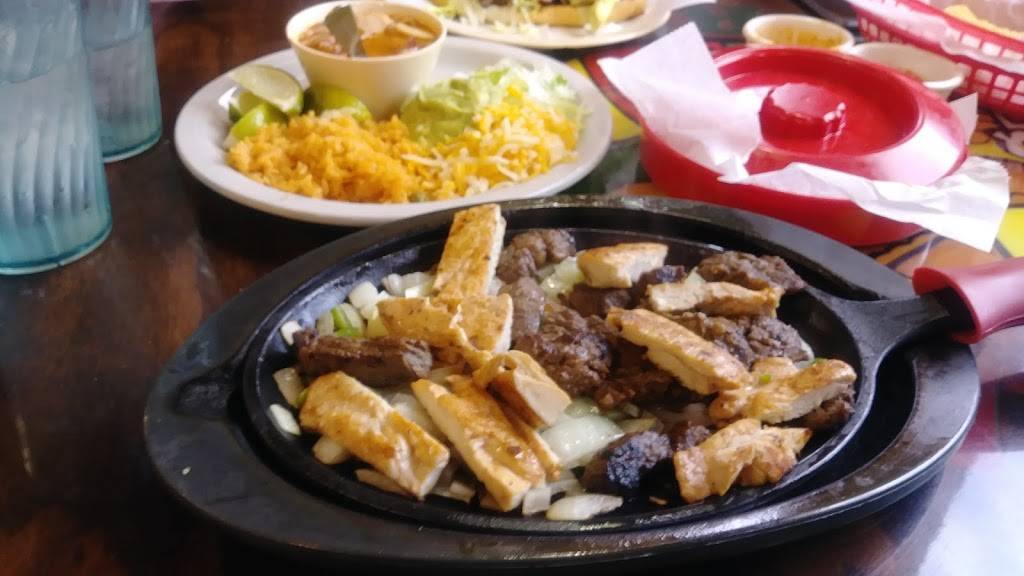Taqueria Mexicano Grille Estilo Jalisco | restaurant | 1840 N Main St, Cleburne, TX 76033, USA | 8177742454 OR +1 817-774-2454