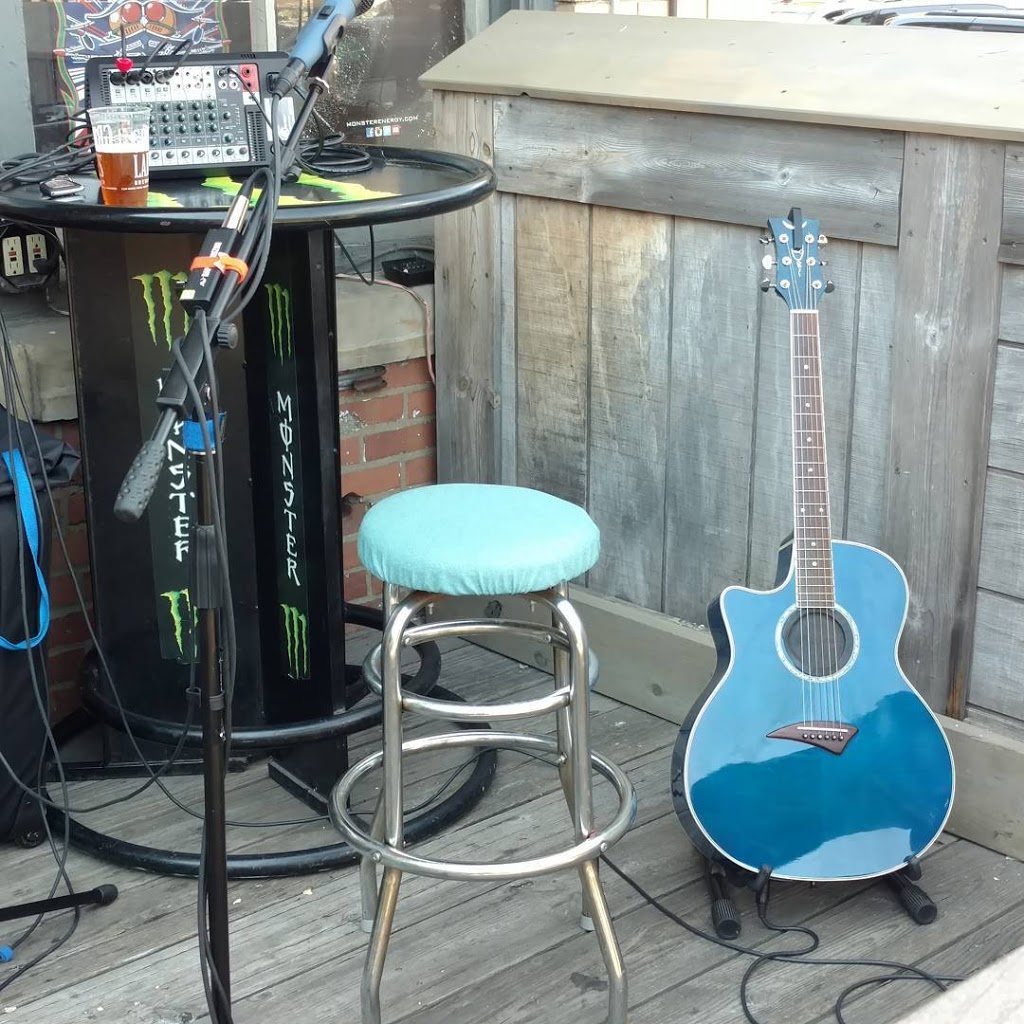 Thirsty Parrot | restaurant | 812 Huron Rd E, Cleveland, OH 44115, USA | 2166853200 OR +1 216-685-3200