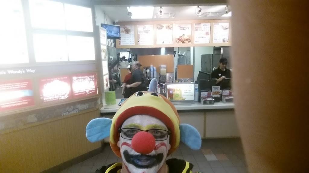 Wendys | restaurant | 6441 E 22nd St, Tucson, AZ 85710, USA | 5207452799 OR +1 520-745-2799