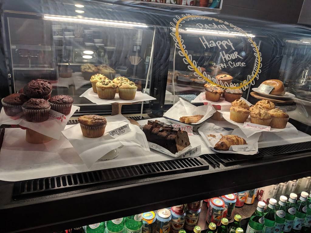 La Strada Cafe Bar | restaurant | 2023 N California Ave, Chicago, IL 60647, USA | 7086270403 OR +1 708-627-0403