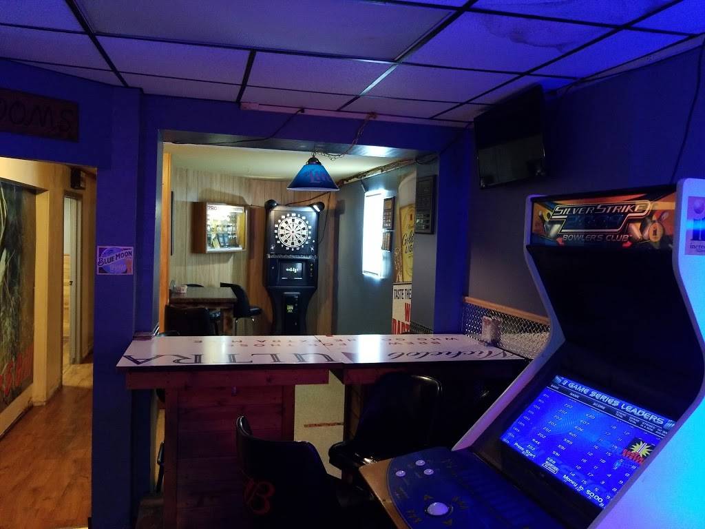 B&B Sports Bar & Grill | restaurant | 115 2nd Ave NE, Staples, MN 56479, USA | 2188942661 OR +1 218-894-2661