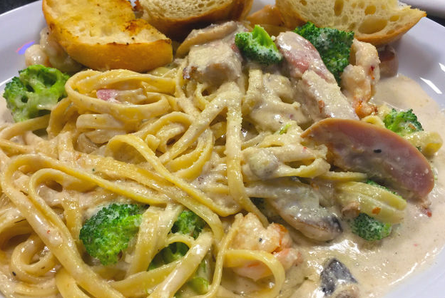 Garlic City Casino & Restaurant | restaurant | 8630 San Ysidro Ave #100, Gilroy, CA 95020, USA | 4088477074 OR +1 408-847-7074