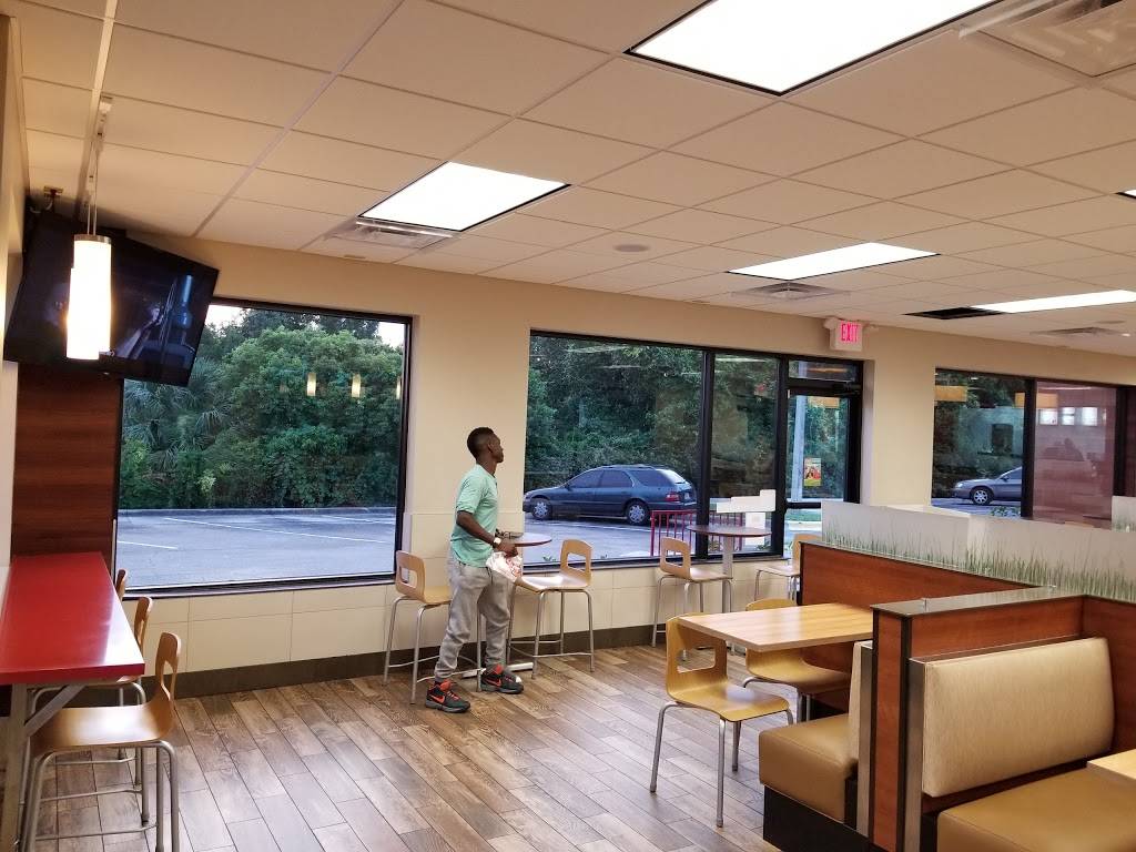 Wendys | restaurant | 11251 University Blvd, Orlando, FL 32817, USA | 4076718511 OR +1 407-671-8511