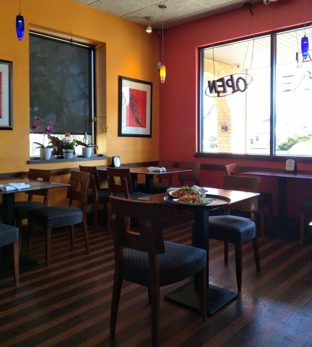 Sa-Bai Thong Thai Cuisine | meal delivery | 2840 University Ave, Madison, WI 53705, USA | 6082383100 OR +1 608-238-3100