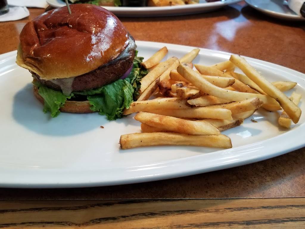 TGI Fridays | restaurant | 4423 W Wendover Ave, Greensboro, NC 27407, USA | 3362943707 OR +1 336-294-3707