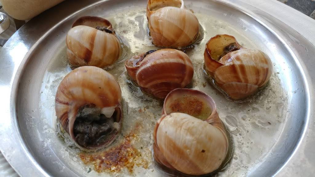 The Tavern | restaurant | 220 E College Ave, State College, PA 16801, USA | 8142386116 OR +1 814-238-6116