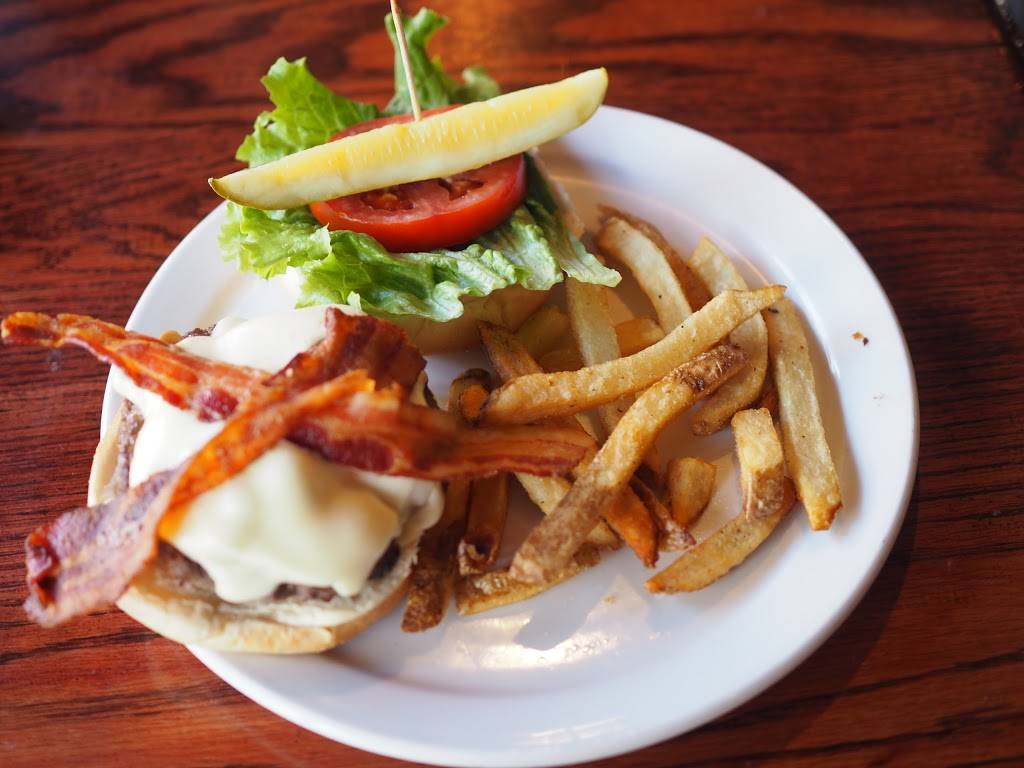 Mollys Irish Grille & Sports Pub | restaurant | 4 E 4th St, Bethlehem, PA 18015, USA | 6108681313 OR +1 610-868-1313