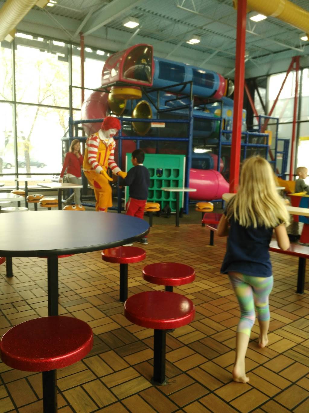 McDonalds | cafe | 3994 E 120th Ave, Thornton, CO 80233, USA | 3034500428 OR +1 303-450-0428