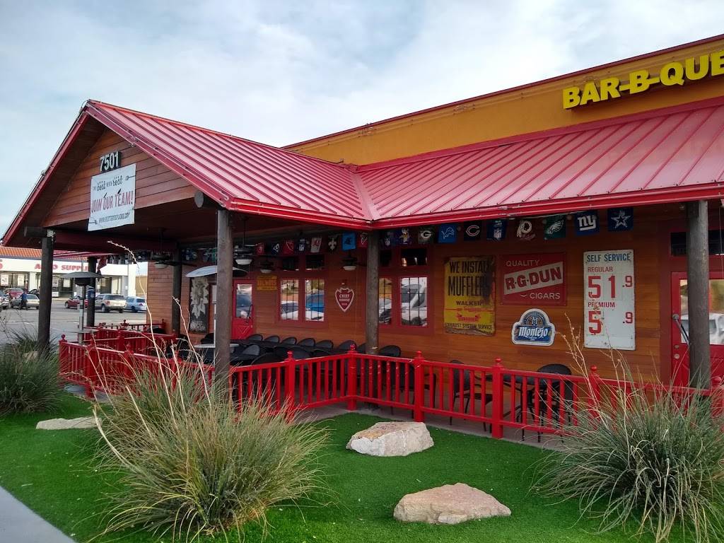 Famous Daves Bar-B-Que | restaurant | 7501 N Mesa St, El Paso, TX 79912, USA | 9157605355 OR +1 915-760-5355