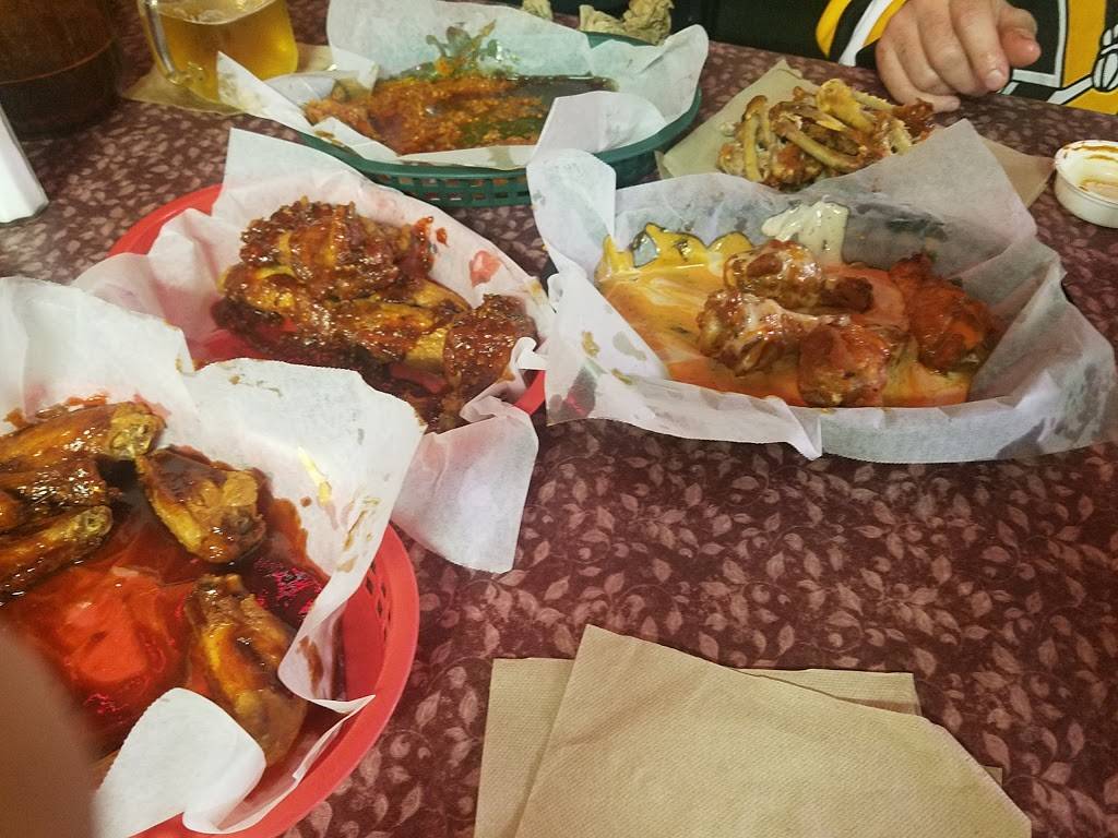 Kendrews Lounge | restaurant | 2590 Brodhead Rd, Aliquippa, PA 15001, USA | 7243755959 OR +1 724-375-5959