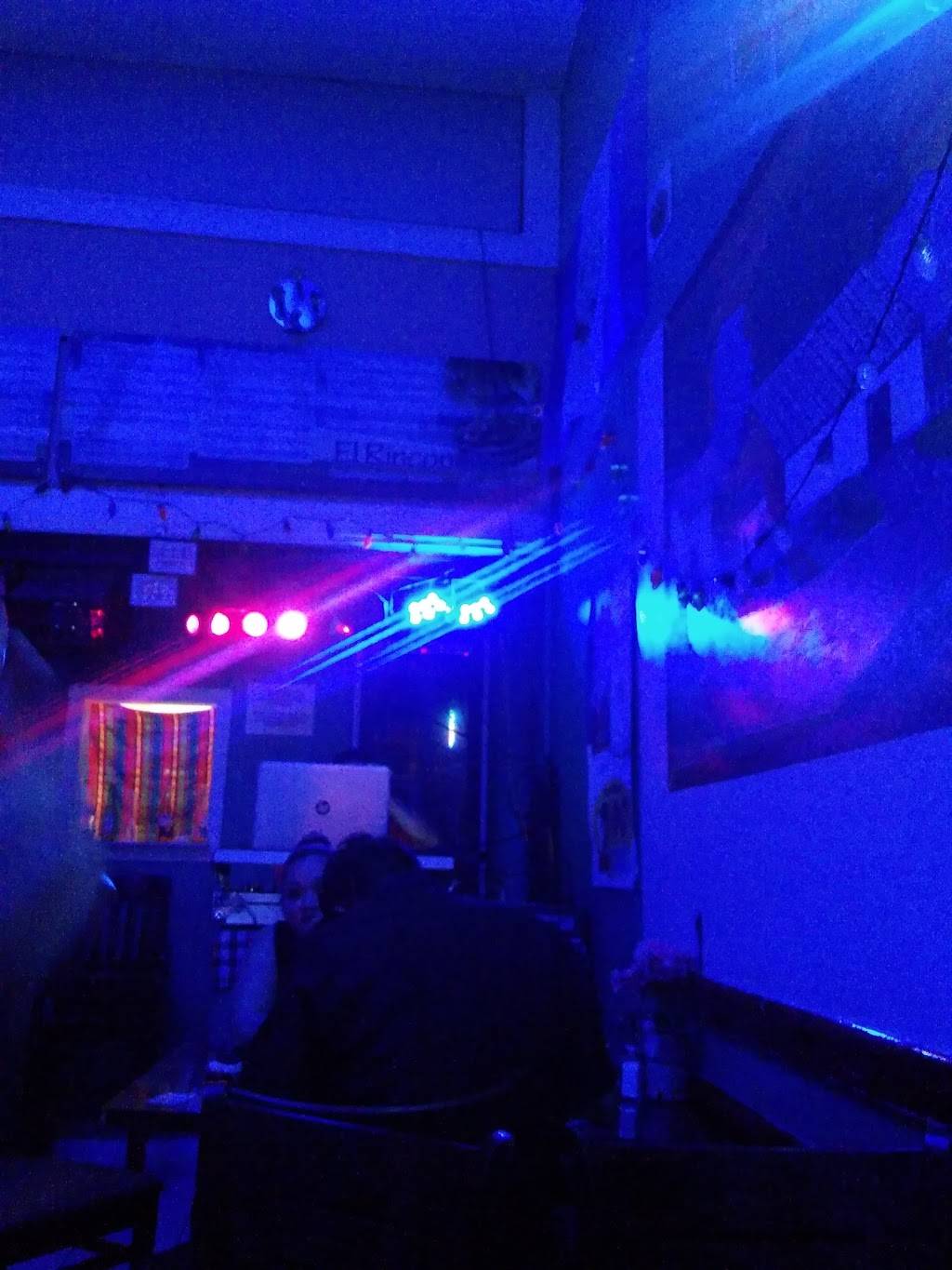 El Rinconcito Restaurant | restaurant | 7443 Annapolis Rd, Landover Hills, MD 20784, USA | 3014295111 OR +1 301-429-5111