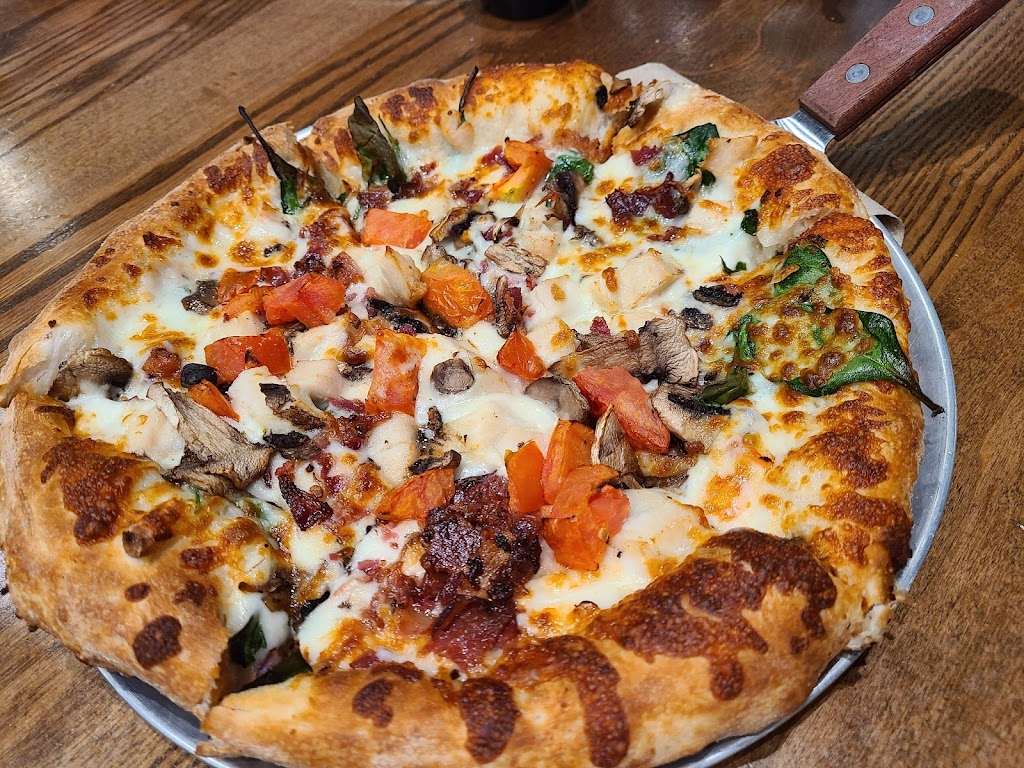 Hideaway Pizza | restaurant | 20260 I-30, Benton, AR 72019, USA | 5012607777 OR +1 501-260-7777