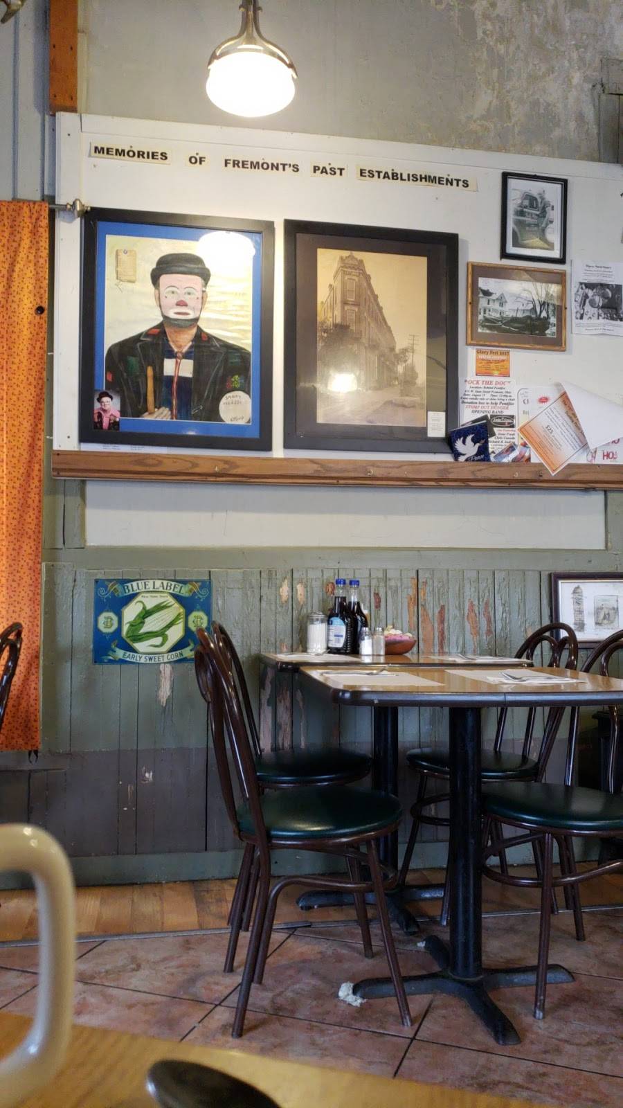 A M Corner Cafe | restaurant | 601 W State St, Fremont, OH 43420, USA | 5672012046 OR +1 567-201-2046