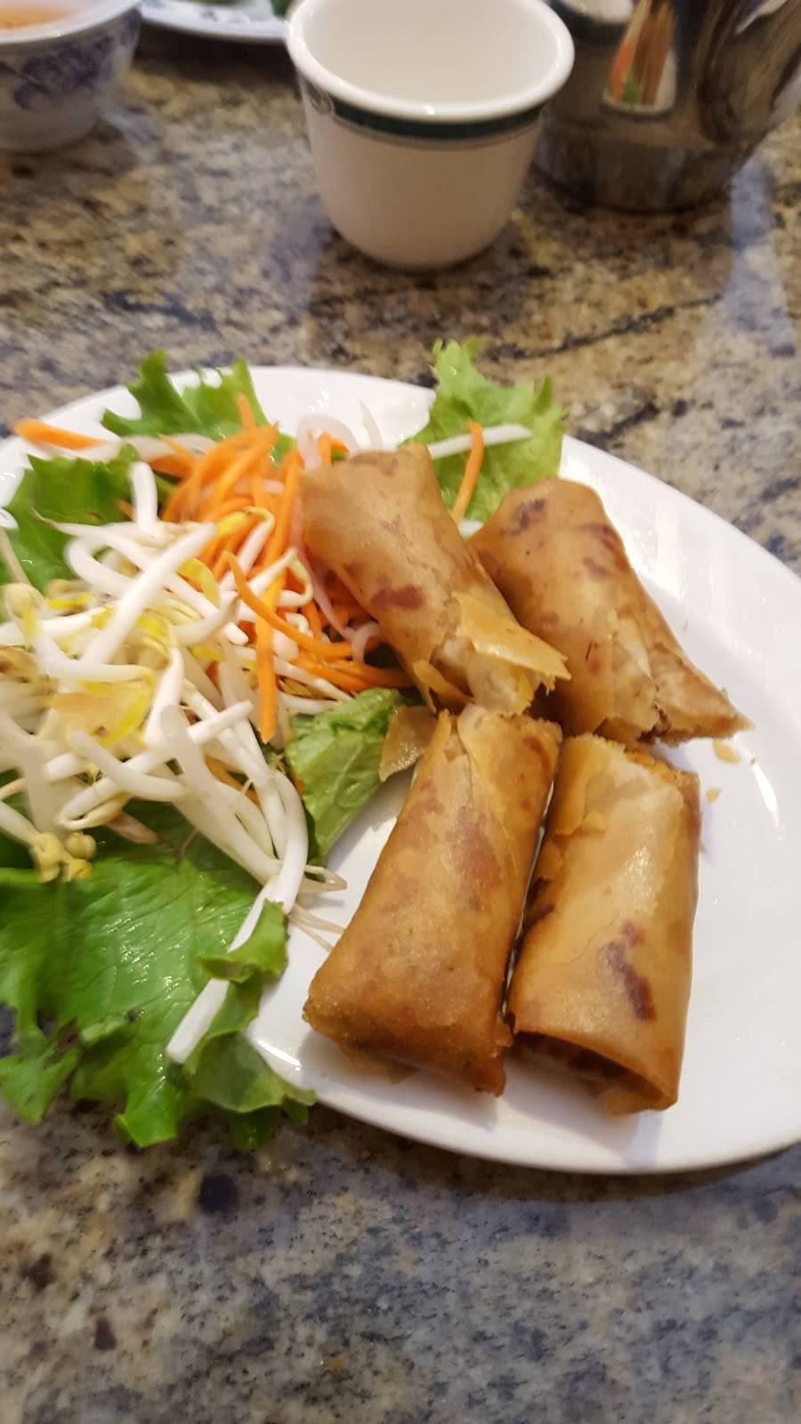 Top Pho | restaurant | 11697 E Colfax Ave, Aurora, CO 80010, USA | 3033410566 OR +1 303-341-0566