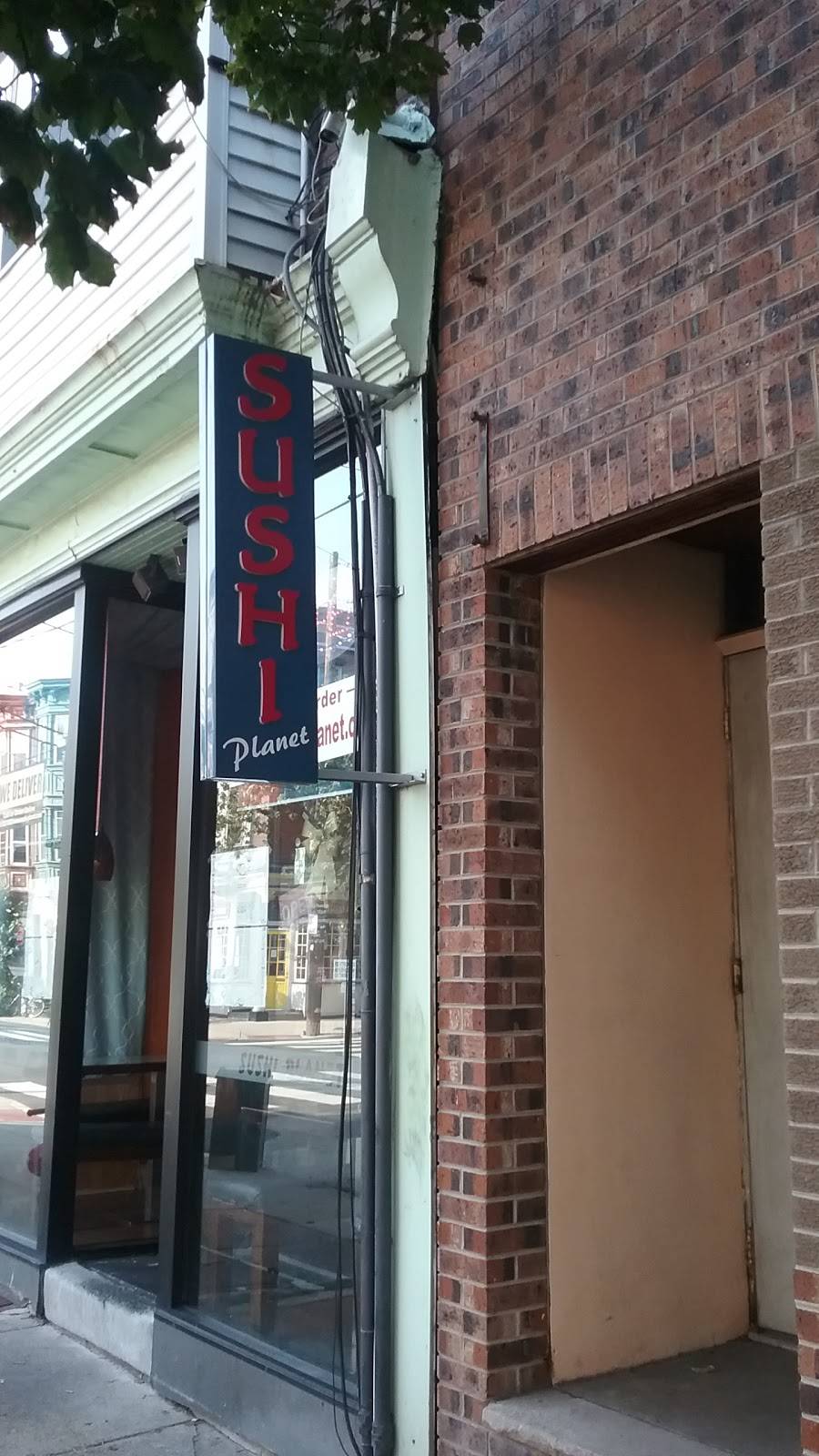 Sushi Planet | restaurant | 624 S 3rd St, Philadelphia, PA 19147, USA | 2159225000 OR +1 215-922-5000