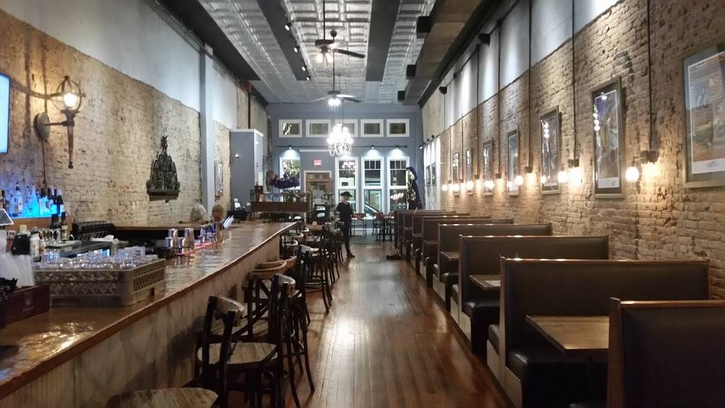 Roux Americajun Restaurant & Bar | restaurant | 125 Franklin St, Clarksville, TN 37040, USA | 9318962113 OR +1 931-896-2113