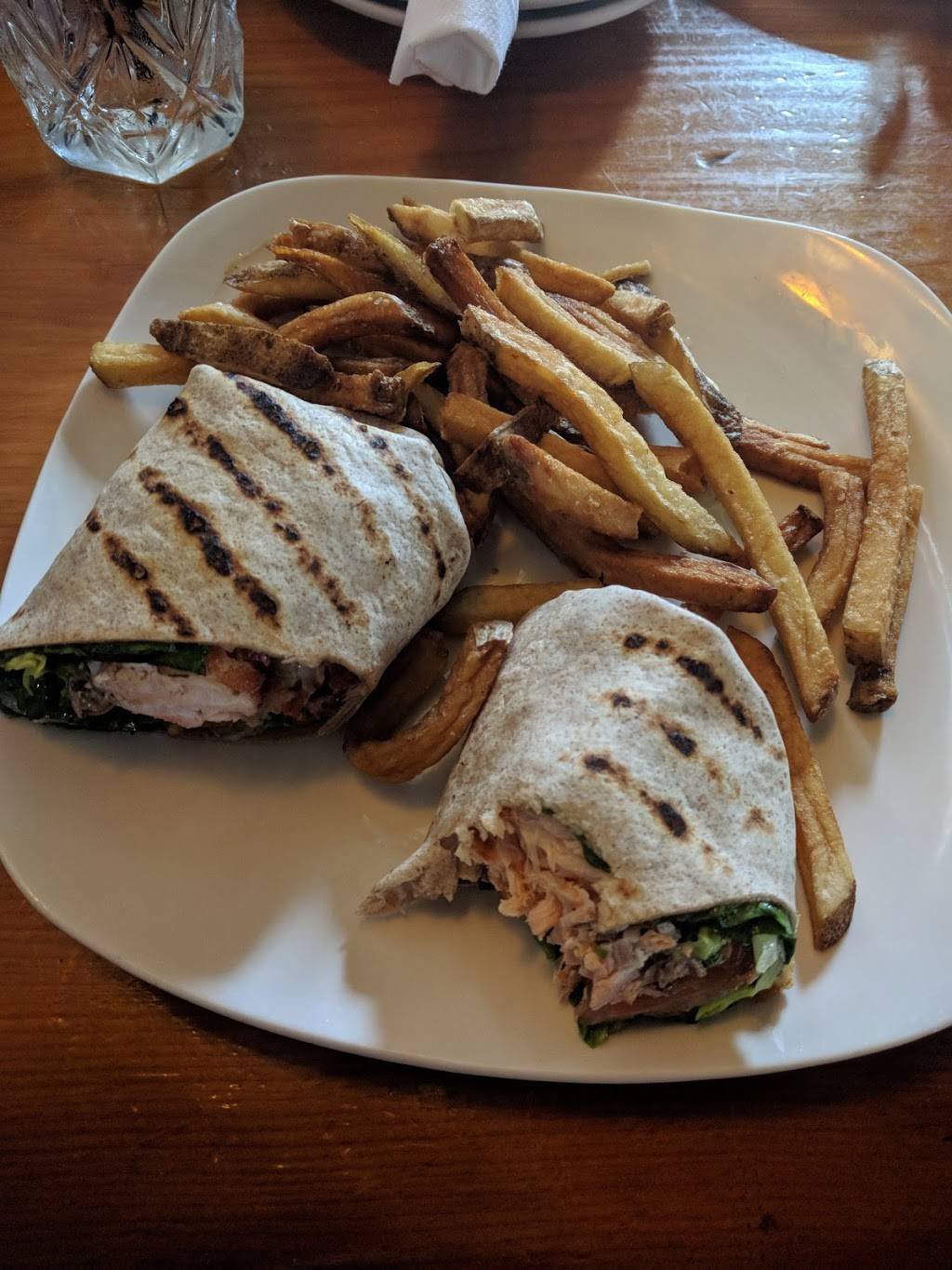 The Tipsy Toboggan | restaurant | 75 Ferry St, Fall River, MA 02721, USA | 5085670550 OR +1 508-567-0550