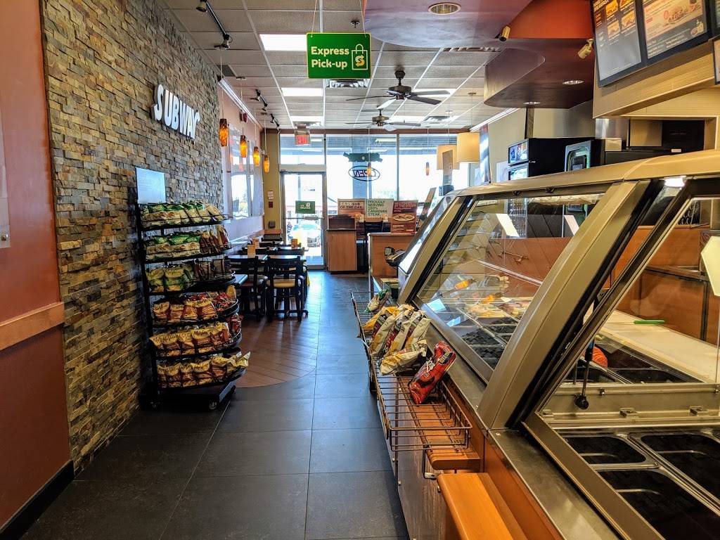 Subway | restaurant | Kingsbury Centre, 1891 Rathburn Rd E Unit #18, Mississauga, ON L4W 3Z3, Canada | 9052322050 OR +1 905-232-2050
