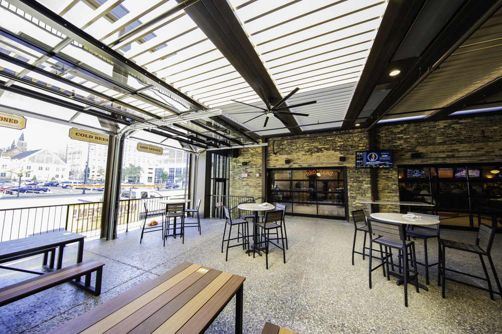 Brothers Bar & Grill | restaurant | 1213 N Water St, Milwaukee, WI 53202, USA | 4142241690 OR +1 414-224-1690