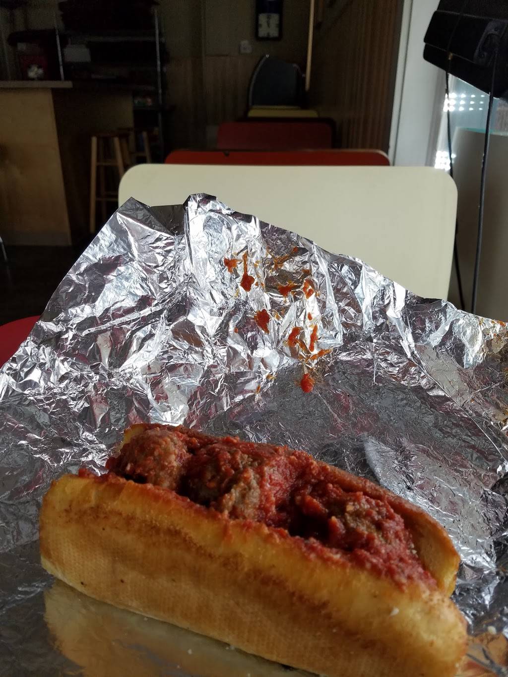 Big Chill | restaurant | 623 Wilcox St, Joliet, IL 60435, USA | 8157220355 OR +1 815-722-0355