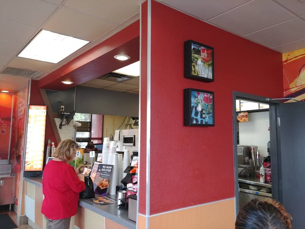 Jack in the Box | restaurant | 802 3rd Ave, Chula Vista, CA 91911, USA | 6194251791 OR +1 619-425-1791