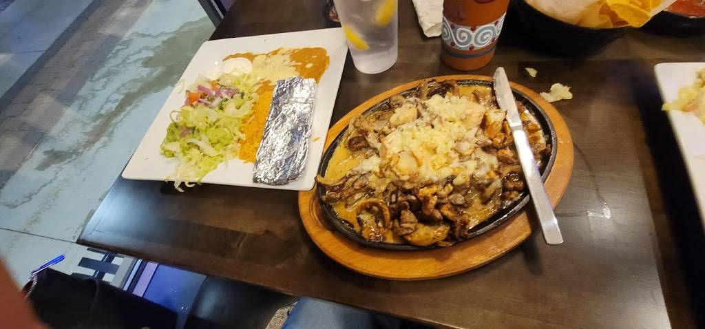 Hidalgo Mexican Bar and Grill Ankeny | restaurant | 1631 SW Main St #100, Ankeny, IA 50023, USA | 5152612664 OR +1 515-261-2664