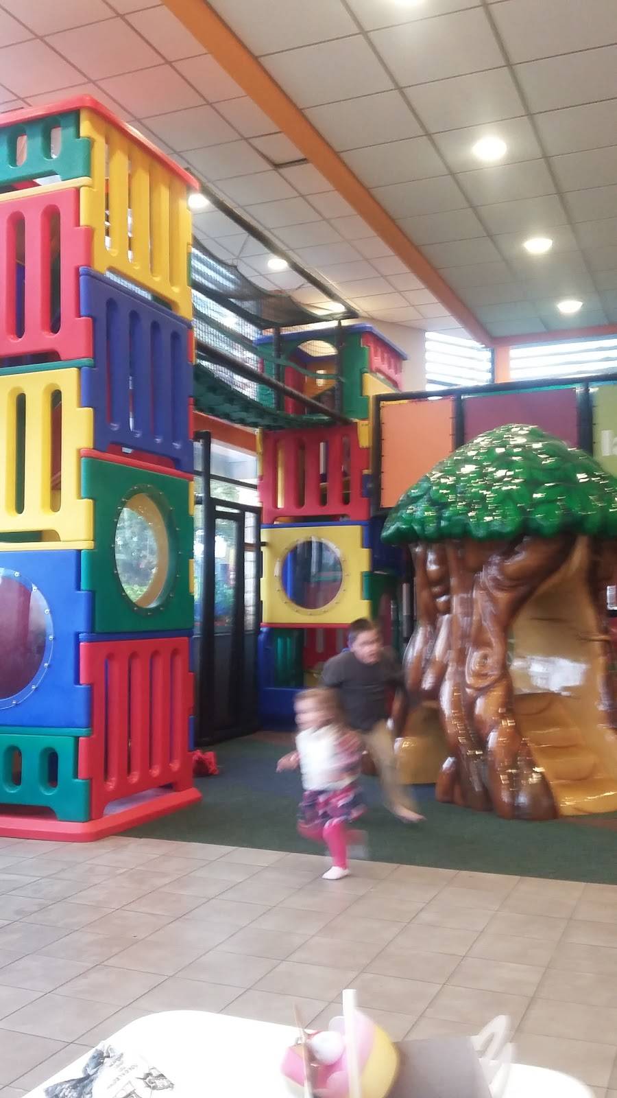 McDonalds | cafe | 3825 GA-138, Stockbridge, GA 30281, USA | 7703894431 OR +1 770-389-4431