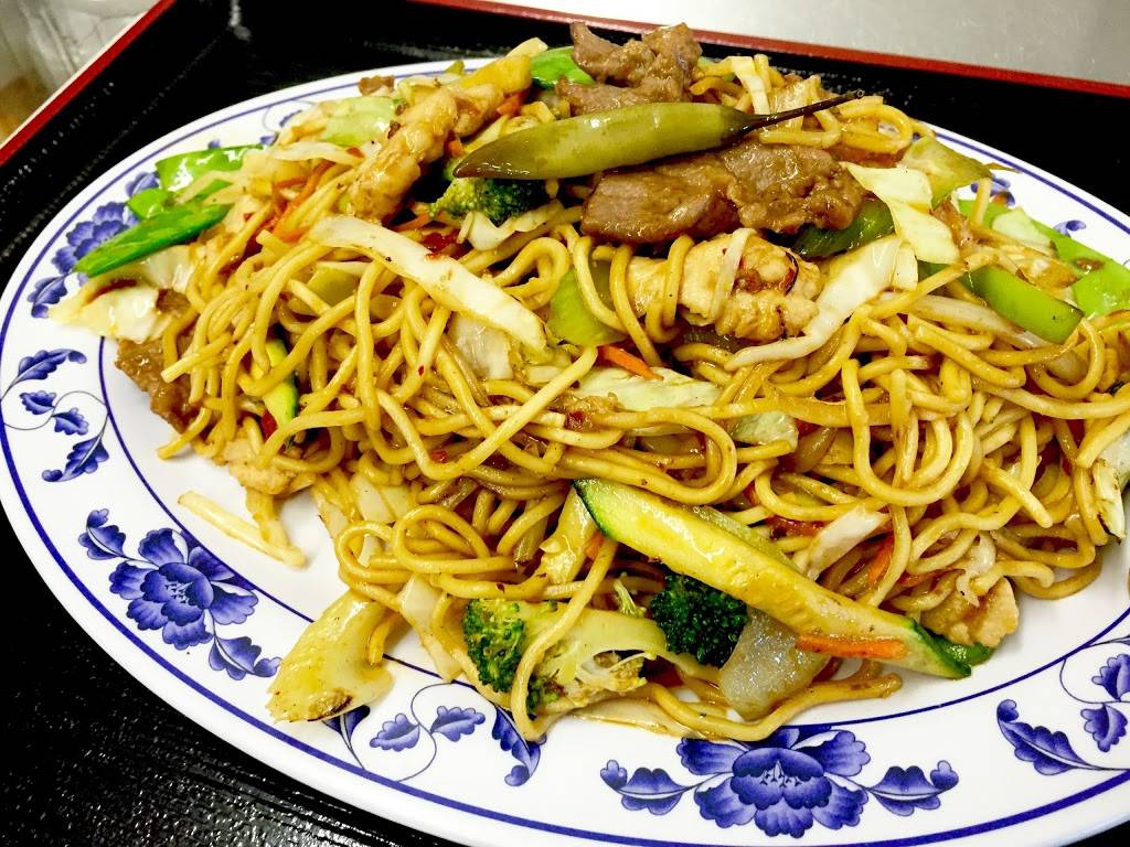 Ginas Restaurant | restaurant | 3614, 1186, E N Pacific Hwy, Woodburn, OR 97071, USA | 5039812100 OR +1 503-981-2100