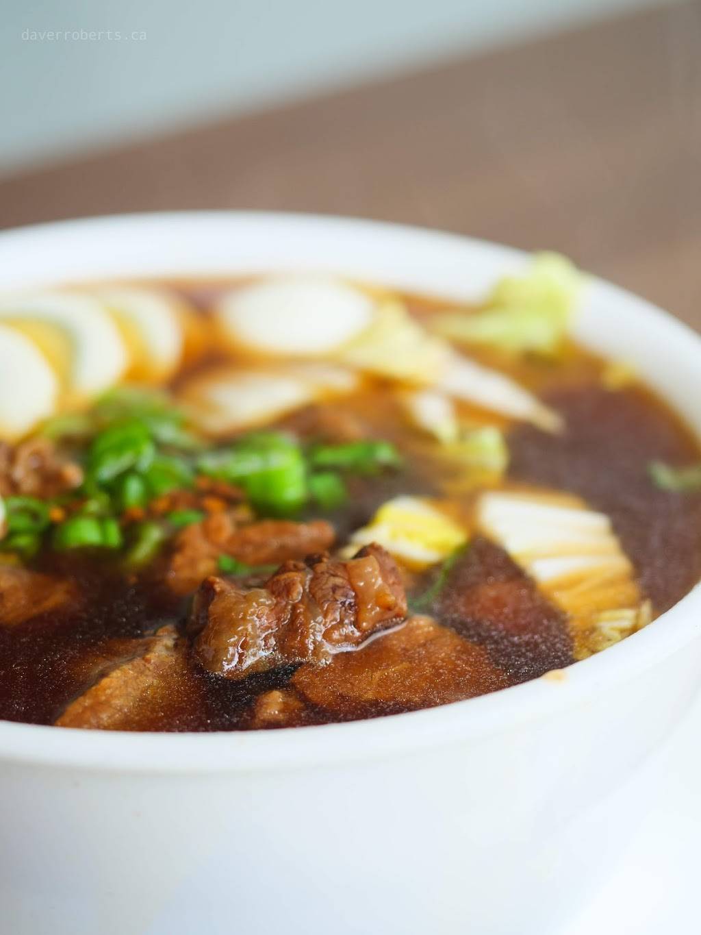 Bertos Restaurant | restaurant | 1063 Dundas St W, Mississauga, ON L5C 1C3, Canada | 9052320203 OR +1 905-232-0203