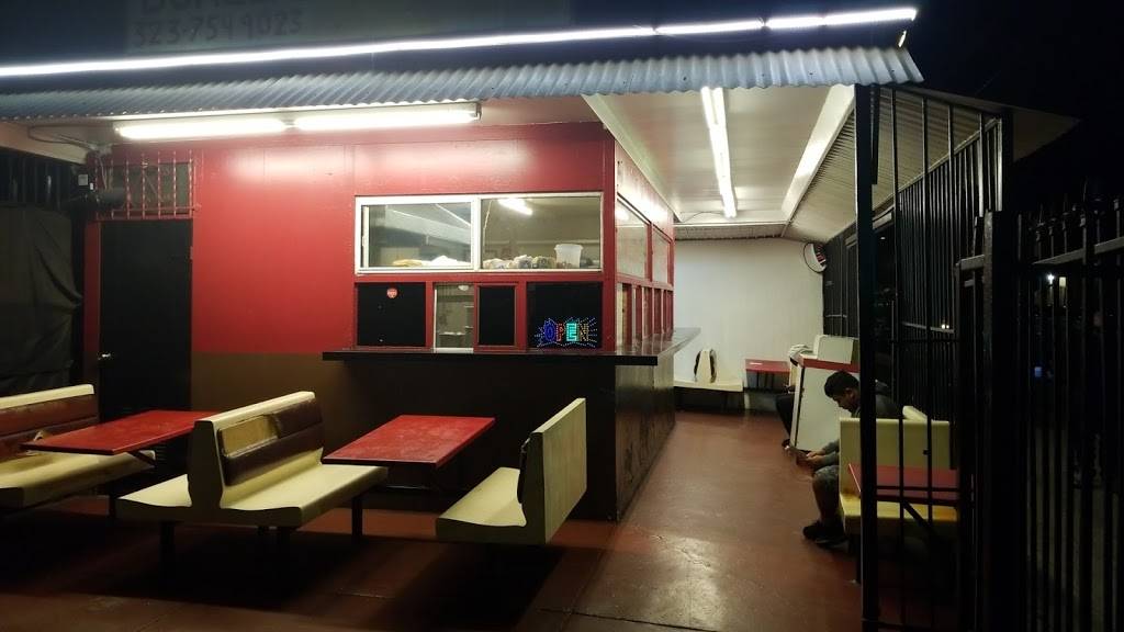 Juicy Burgers | restaurant | 9200 S Hoover St, Los Angeles, CA 90044, USA | 3237549023 OR +1 323-754-9023