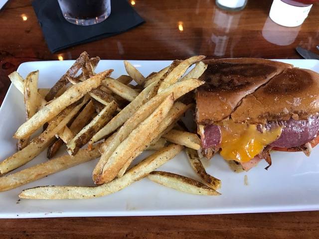 Double Schotts Sports Bar & Grill | restaurant | 2055 Central Plaza Suite 102, New Braunfels, TX 78130, USA | 8306325355 OR +1 830-632-5355