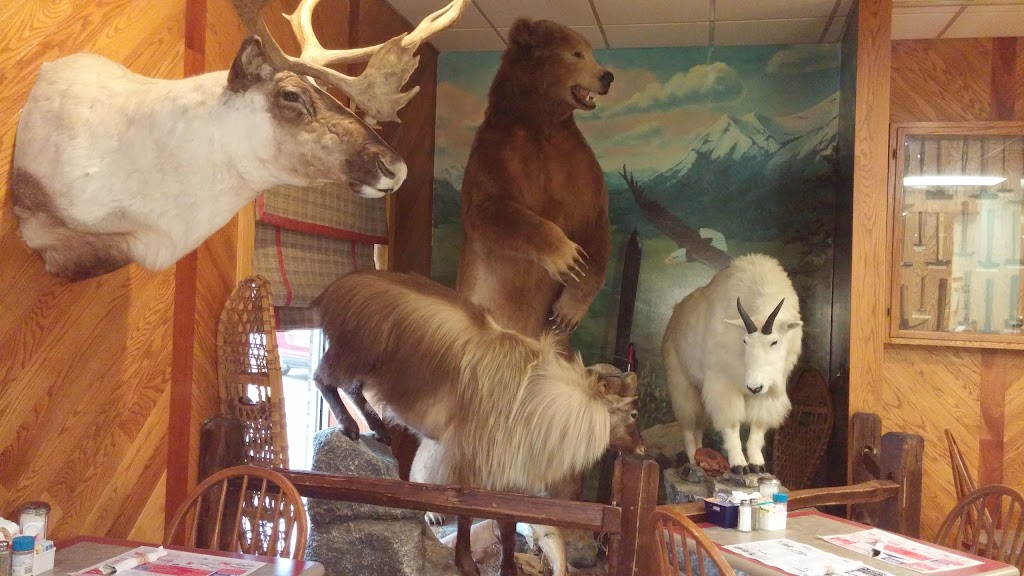 Eaton Pub & Grille & Charlotte Brewing Co. | restaurant | 214 S Cochran Ave, Charlotte, MI 48813, USA | 5175438882 OR +1 517-543-8882