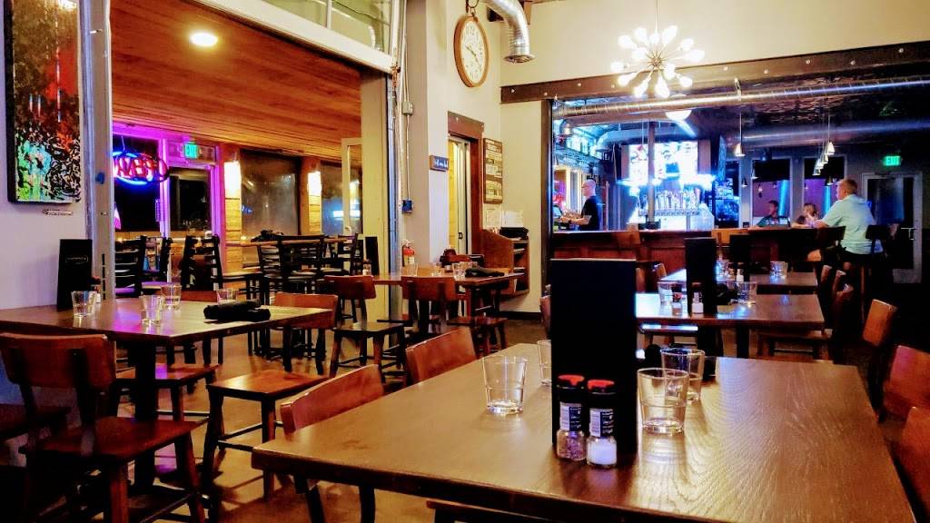 Mannings Steaks and Spirits | restaurant | 11100 W Alameda Ave, Lakewood, CO 80226, USA | 7204846567 OR +1 720-484-6567